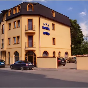 Attic Отель